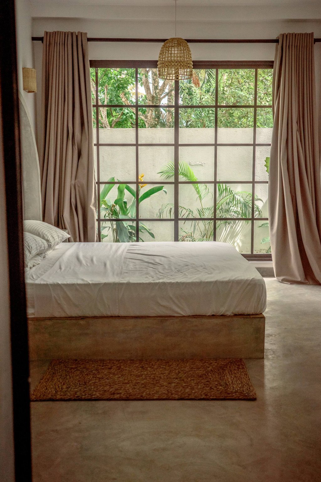 Casa bedroom wide view
