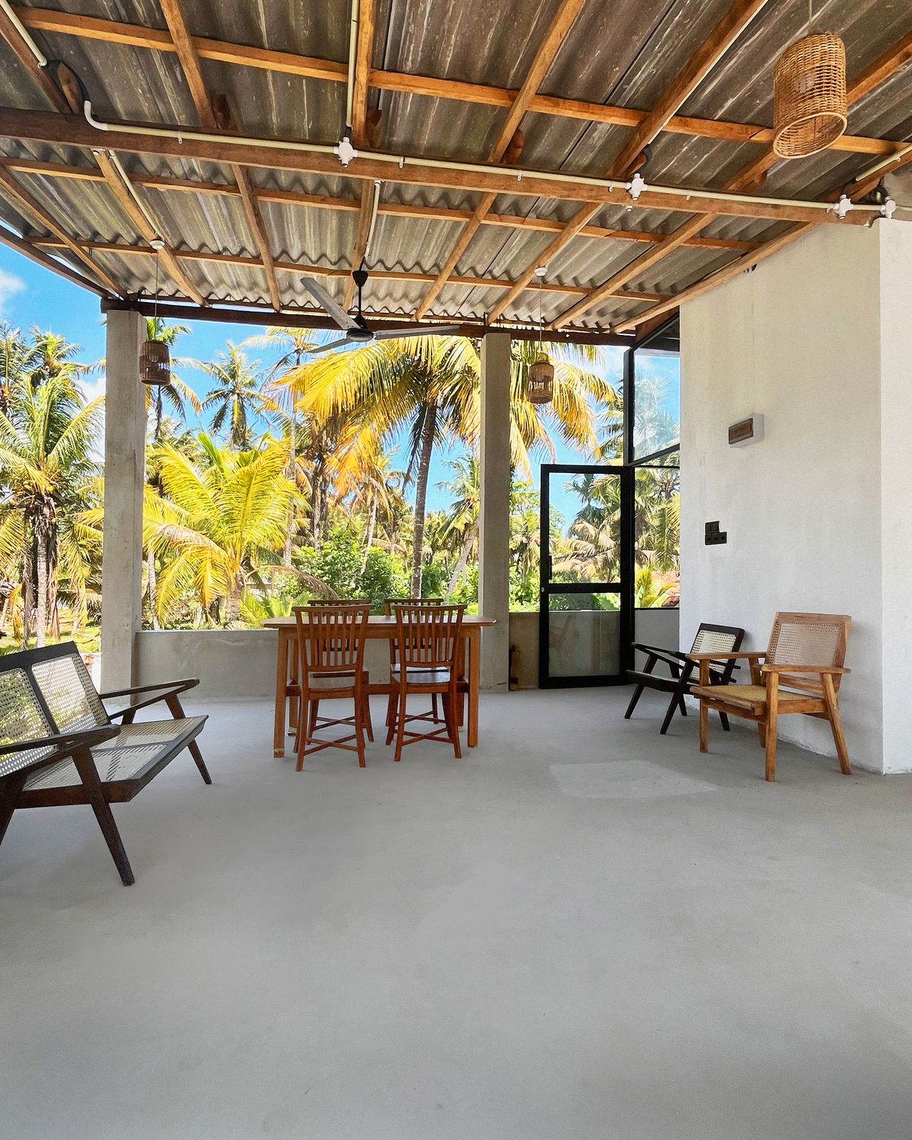 Casa outdoor dining area
