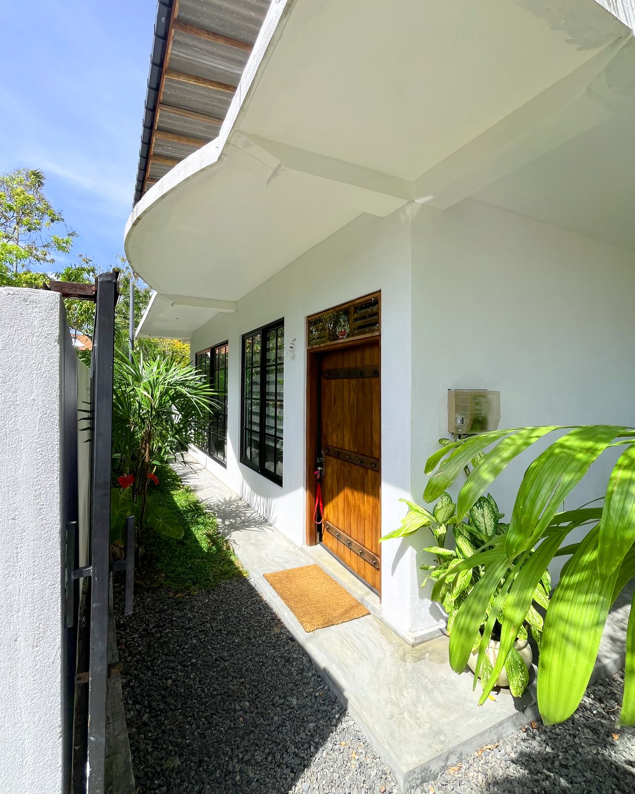 Casa garden walk