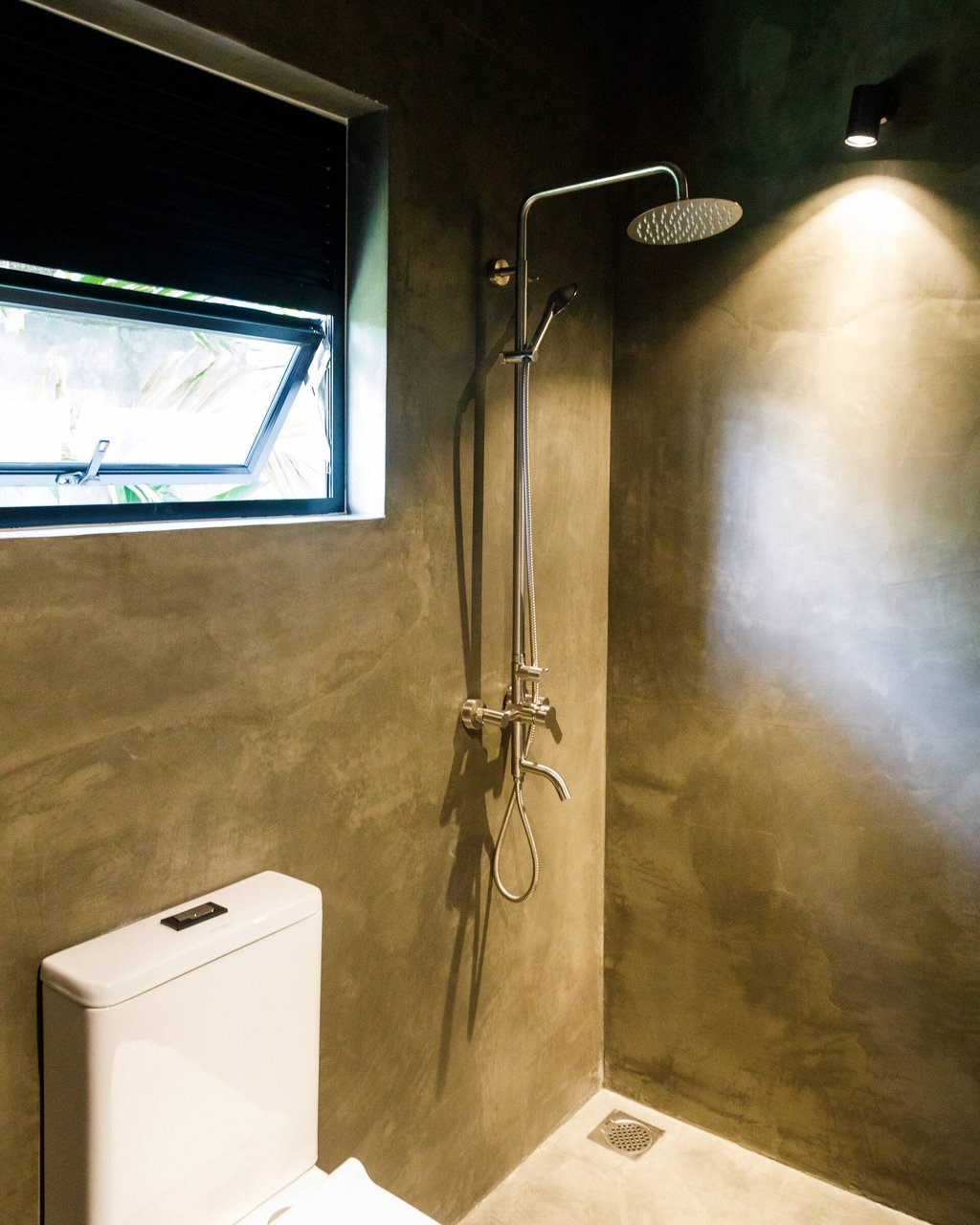 Safiya master bathroom full view