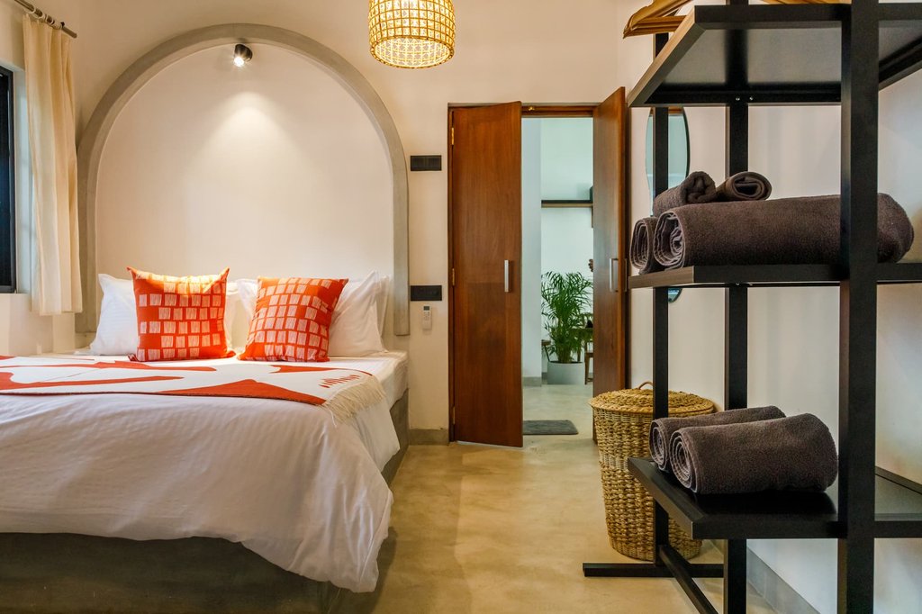 Safiya master bedroom